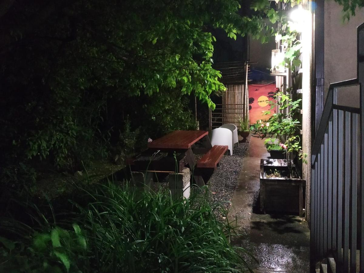 Время Че Suchumi Exteriér fotografie